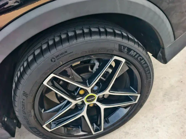 Roewe RX5 — Фото автомобиля 11