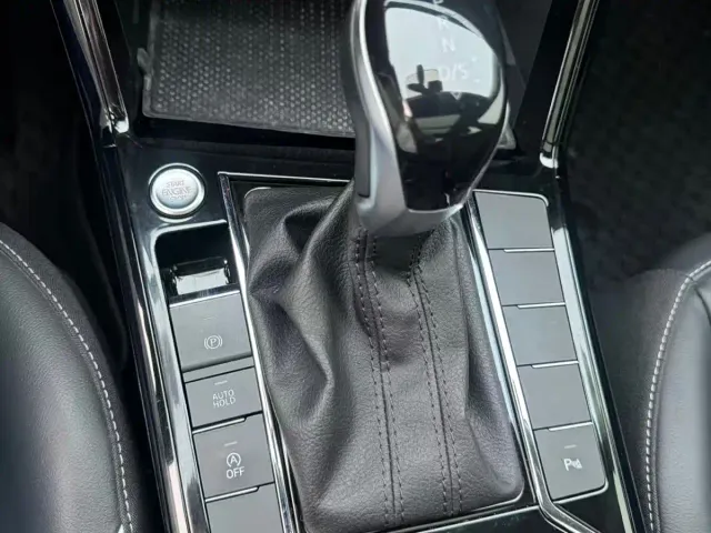 Volkswagen Passat — Фото автомобиля 14