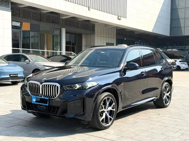 Фотография автомобиля — BMW X5