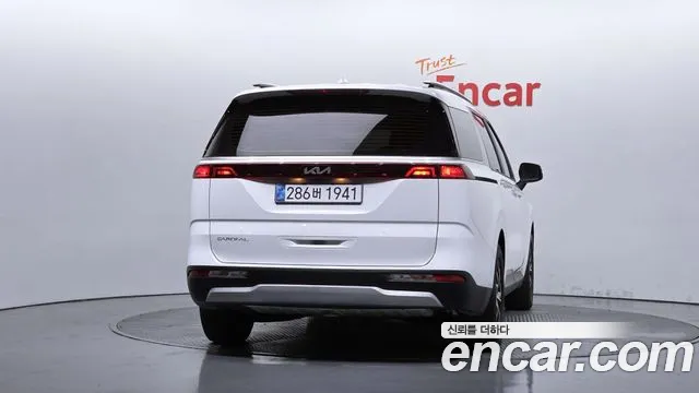 Kia Canival Carnival 4 поколение 9 мест Prestige — Фото автомобиля 3