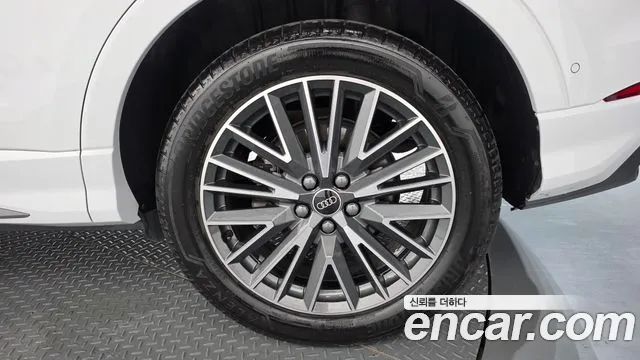 Audi Q3 35 TDI Premium — Фото автомобиля 17