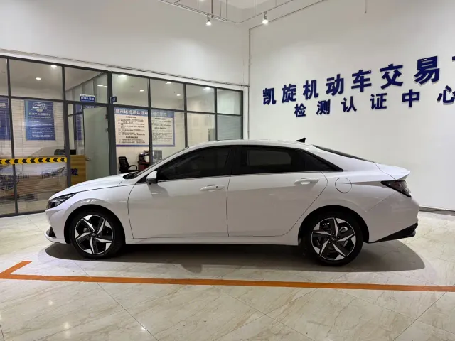 Hyundai Elantra — Фото автомобиля 7
