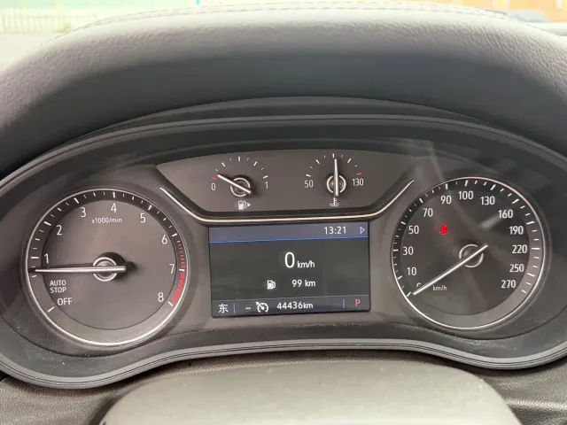 Buick Regal — Фото автомобиля 12