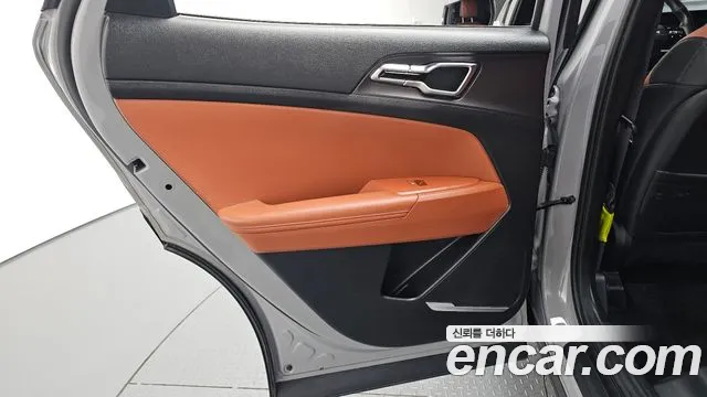 Kia Sportage Бензин 1.6 турбо 2WD — Фото автомобиля 25