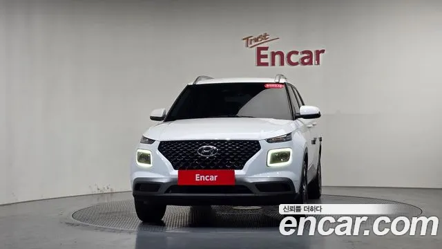 Hyundai Venue — Фото автомобиля 3