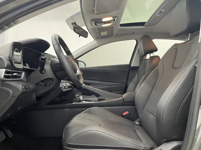 Hyundai Elantra — Фото автомобиля 8