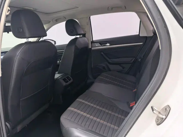 Volkswagen Lavida — Фото автомобиля 18