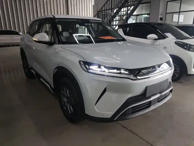BYD Yuan UP — Фото автомобиля 3