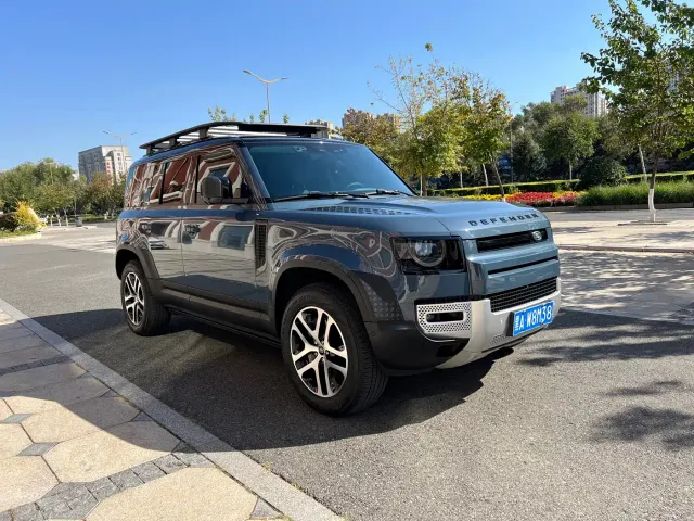 Land Rover Defender — Фото автомобиля 14