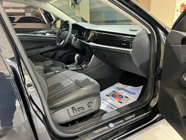 Volkswagen Passat — Фото автомобиля 12