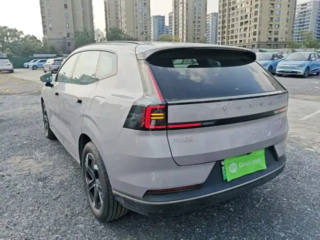Volvo XC70 Plug-in Hybrid — Фото автомобиля 4