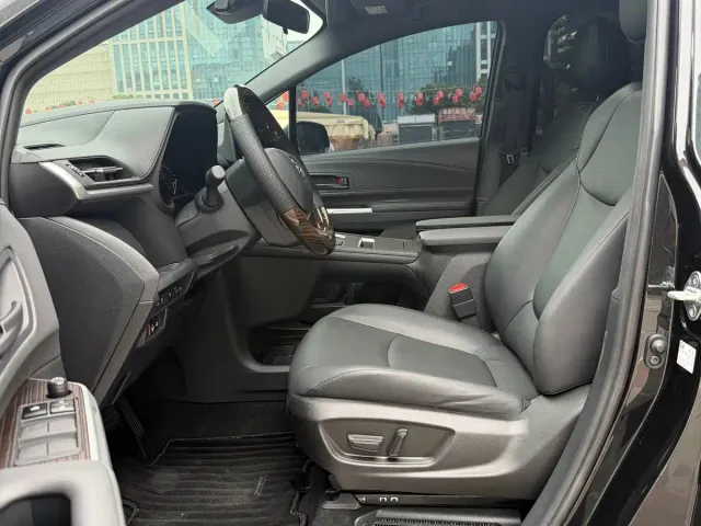 Toyota Granvia — Фото автомобиля 6