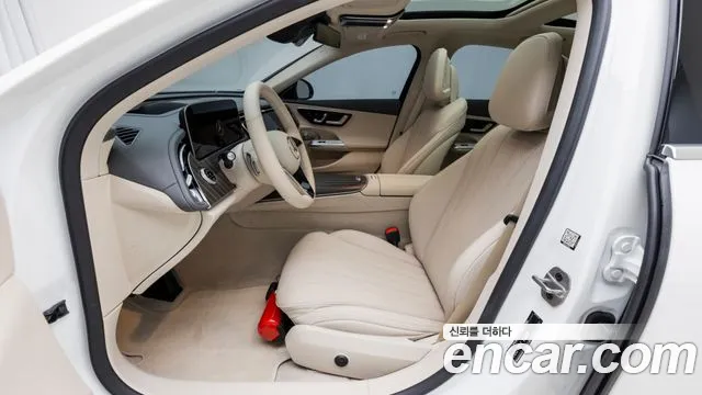 Mercedes-Benz E-Class — Фото автомобиля 10