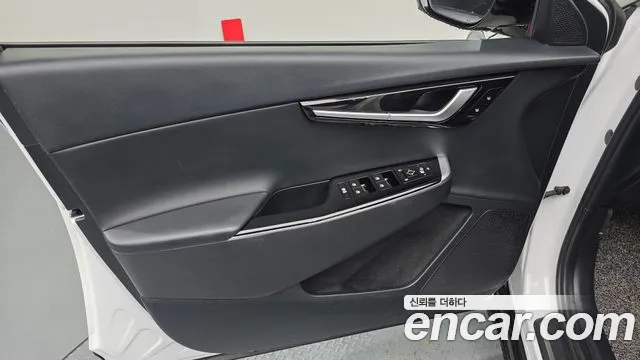 Kia EV6 — Фото автомобиля 24