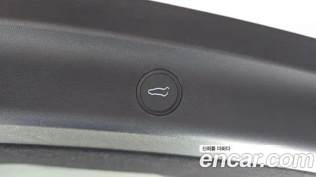 Tesla Model Y — Фото автомобиля 22