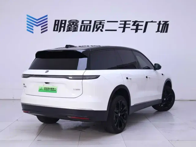Nio ES8 — Фото автомобиля 7