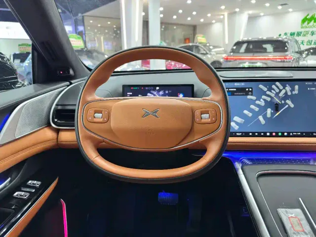 Xpeng G9 — Фото автомобиля 8