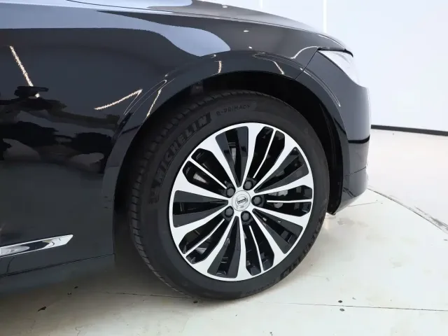Volvo S90 — Фото автомобиля 6