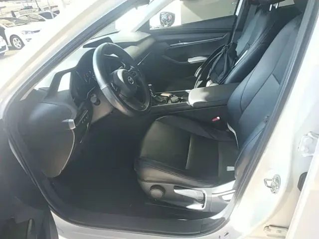 Mazda Axela — Фото автомобиля 14