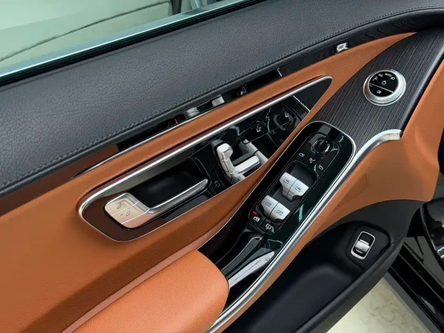 Mercedes-Benz S-Class — Фото автомобиля 18