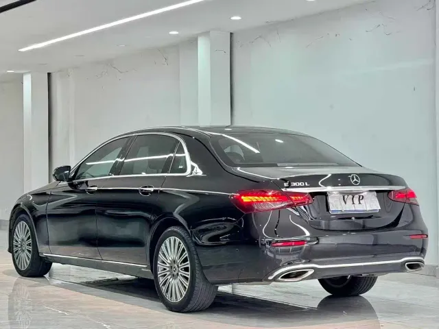 Mercedes-Benz E-Class — Фото автомобиля 9