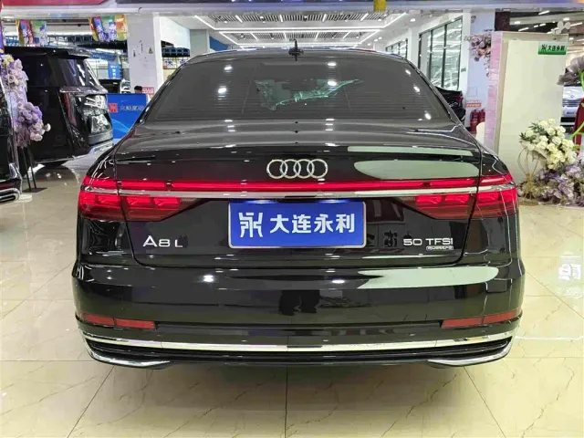 Audi A8 — Фото автомобиля 15