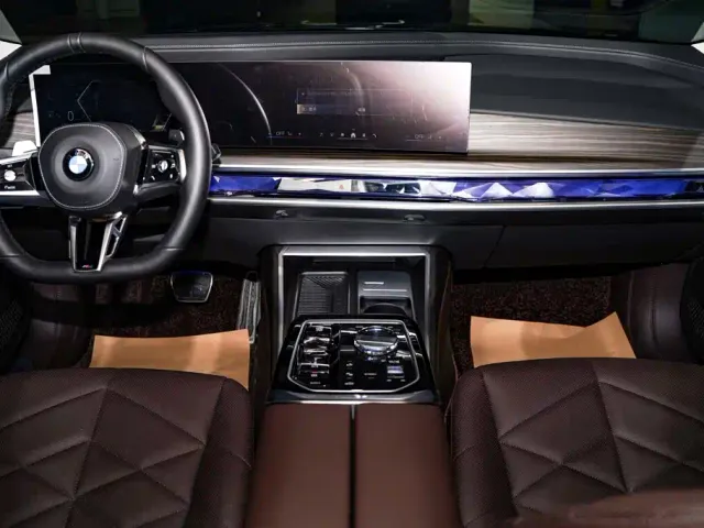 BMW 7 Series — Фото автомобиля 13