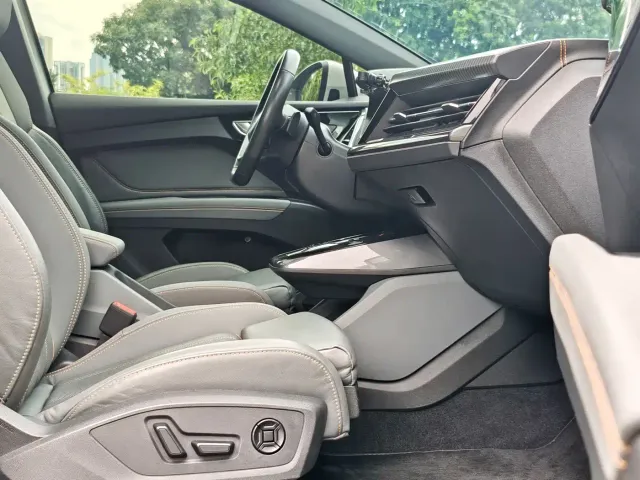Audi Q4 e-tron — Фото автомобиля 16