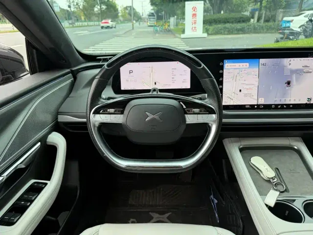 Xpeng P7 — Фото автомобиля 14