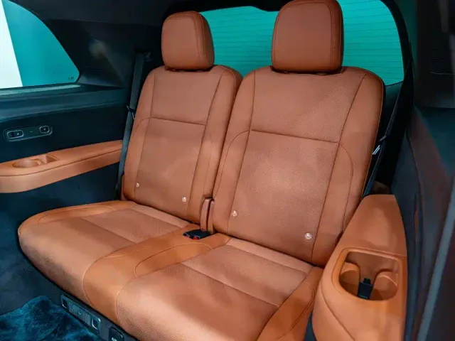 Li Auto L9 — Фото автомобиля 10