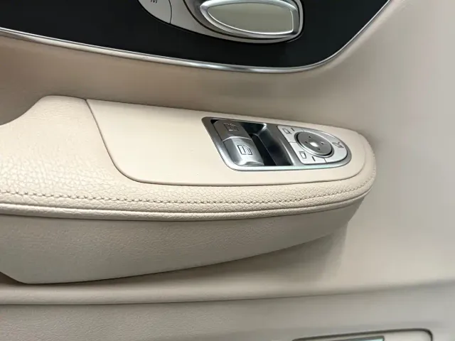 Mercedes-Benz V-Class — Фото автомобиля 9
