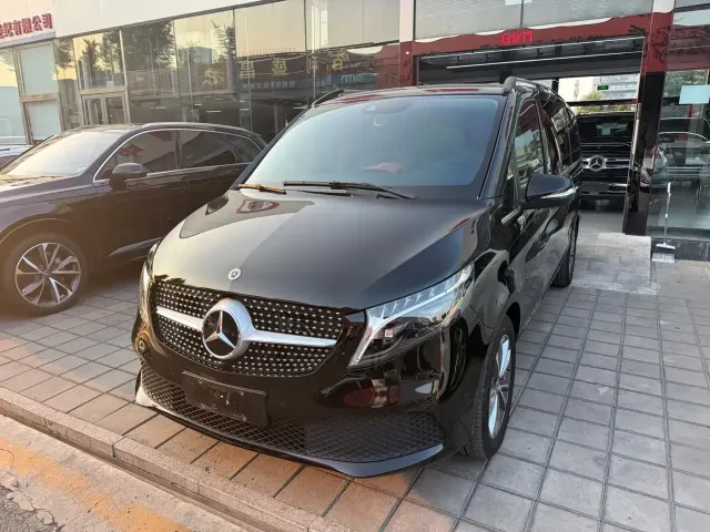 Фотография автомобиля — Mercedes-Benz V-Class