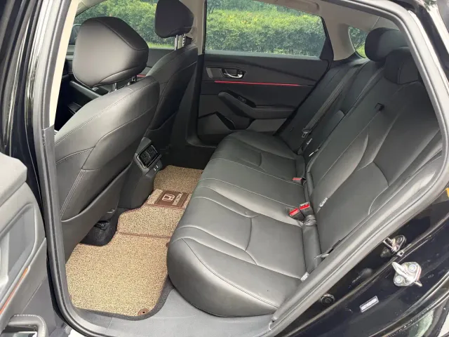Honda Accord — Фото автомобиля 4