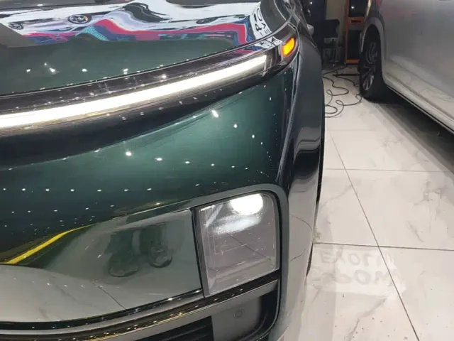 Li Auto L9 — Фото автомобиля 23