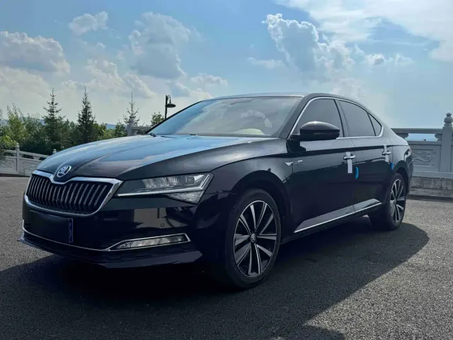 Фотография автомобиля — Skoda Superb