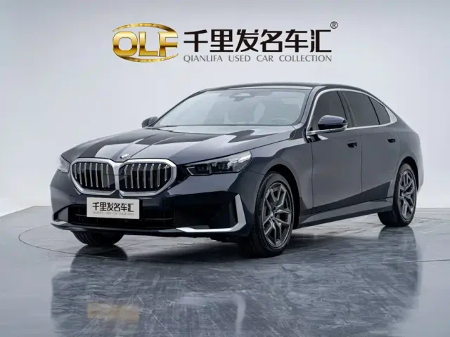 Фотография автомобиля — BMW 5 Series