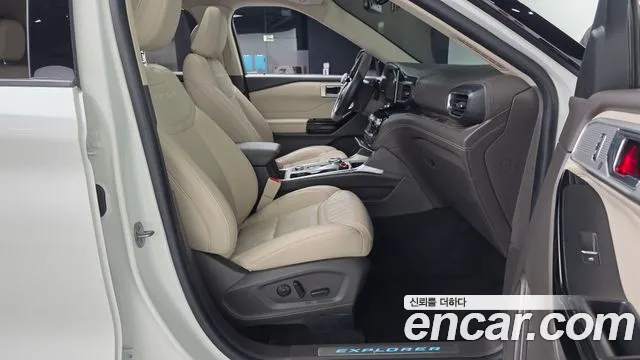 Ford Explorer Explorer 6 поколение 3.0 Platinum 4WD — Фото автомобиля 11