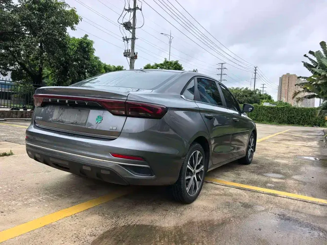 Geely Emgrand — Фото автомобиля 12