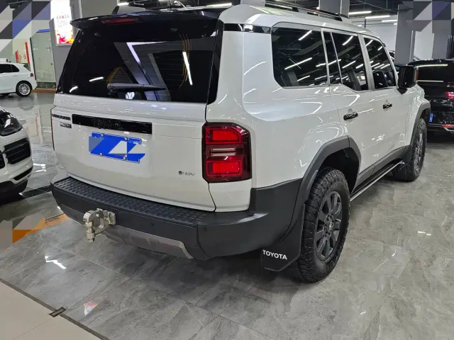Toyota Prado — Фото автомобиля 6