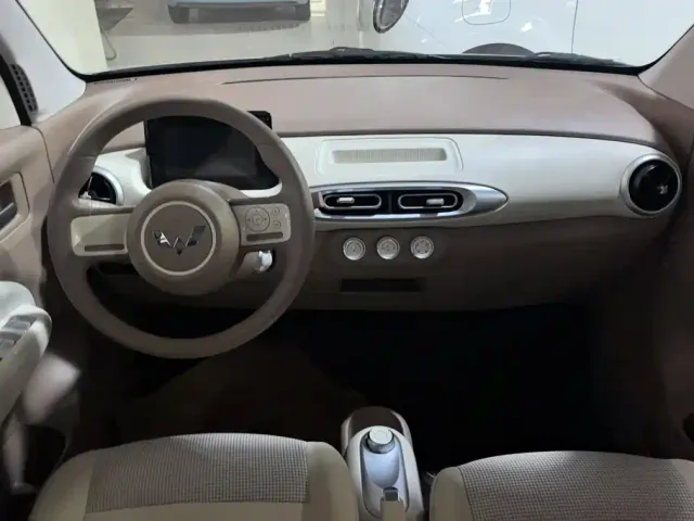 Wuling Hongguang Mini EV — Фото автомобиля 12