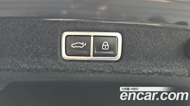 Hyundai Grandeur Grandeur (GN7) 2.5 Бензин 2WD — Фото автомобиля 20