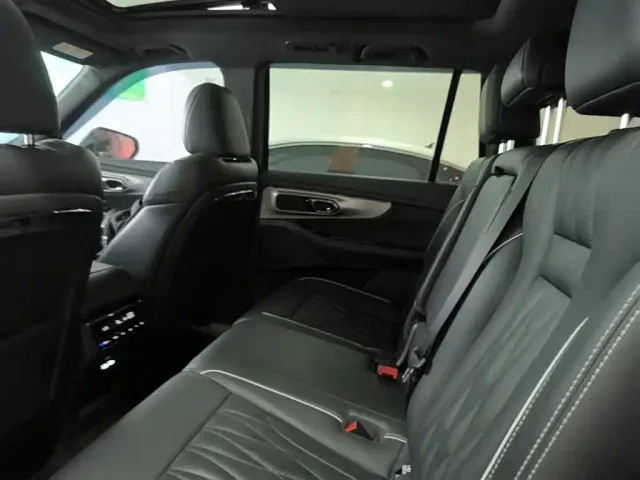 GAC Trumpchi GS8 — Фото автомобиля 16