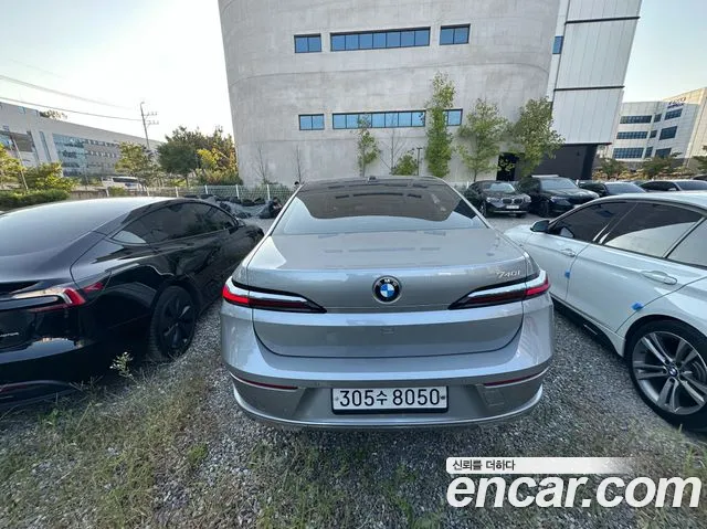 BMW 7 Series G70 — Фото автомобиля 3