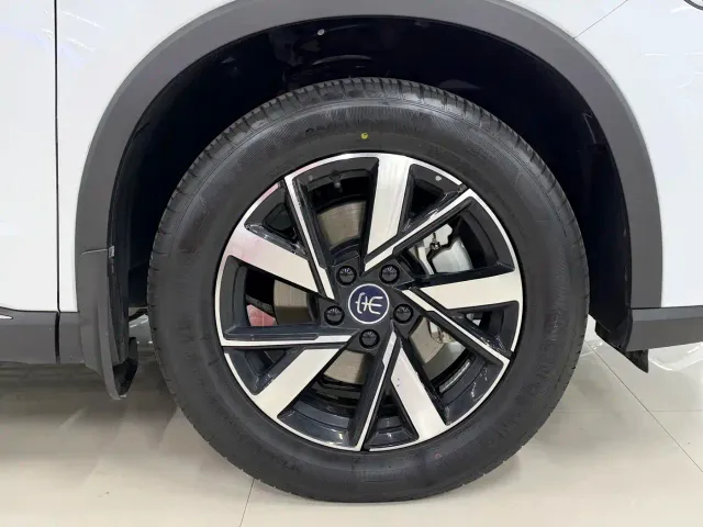 BYD Song Pro — Фото автомобиля 10