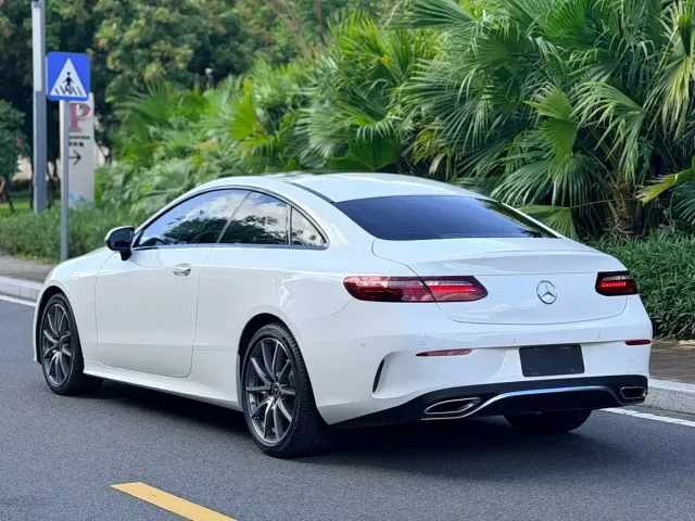 Mercedes-Benz E-Class — Фото автомобиля 17
