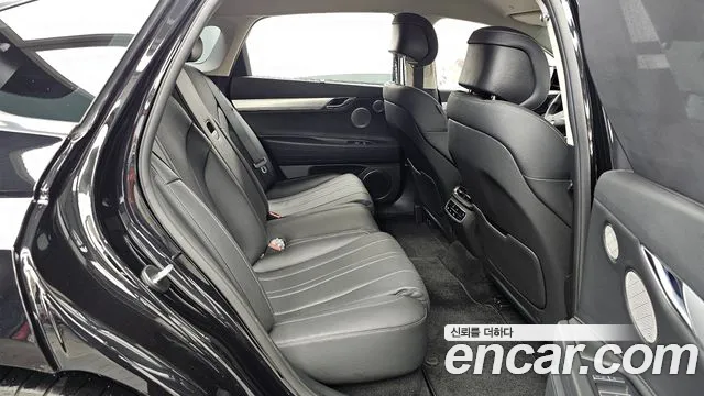 Genesis G80 Electrified G80 (RG3) — Фото автомобиля 9