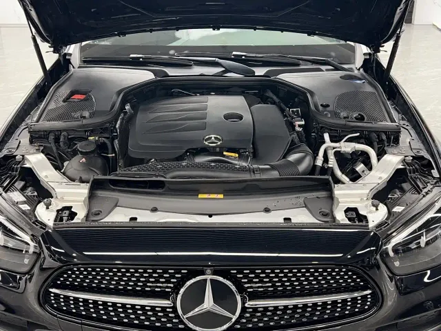 Mercedes-Benz E-Class — Фото автомобиля 29