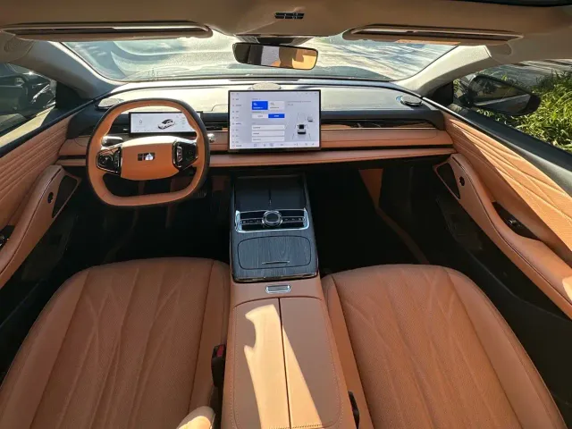 Geely Galaxy Xingyao 8 — Фото автомобиля 9