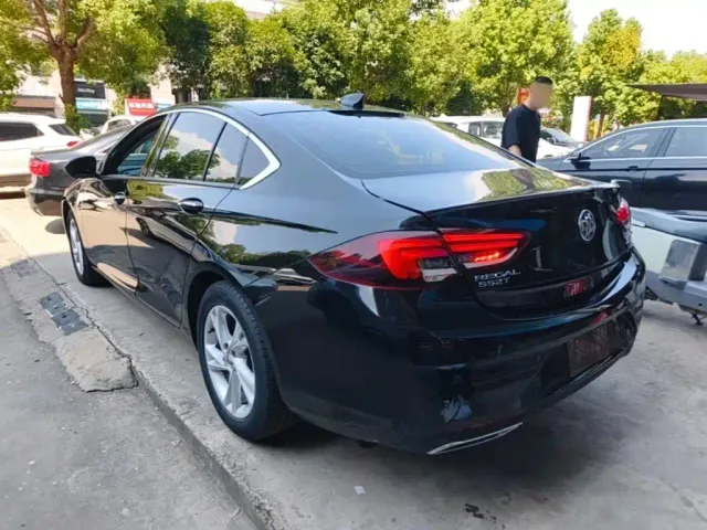 Buick Regal — Фото автомобиля 4