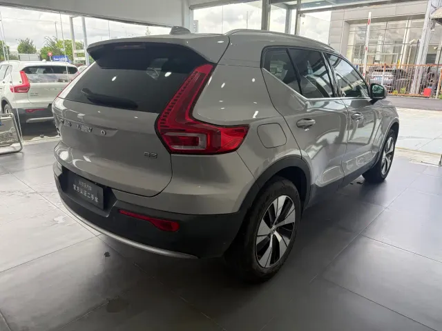 Volvo XC40 — Фото автомобиля 9